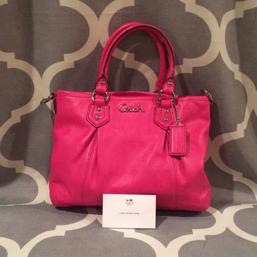 Authentic Coach purse .... PINK